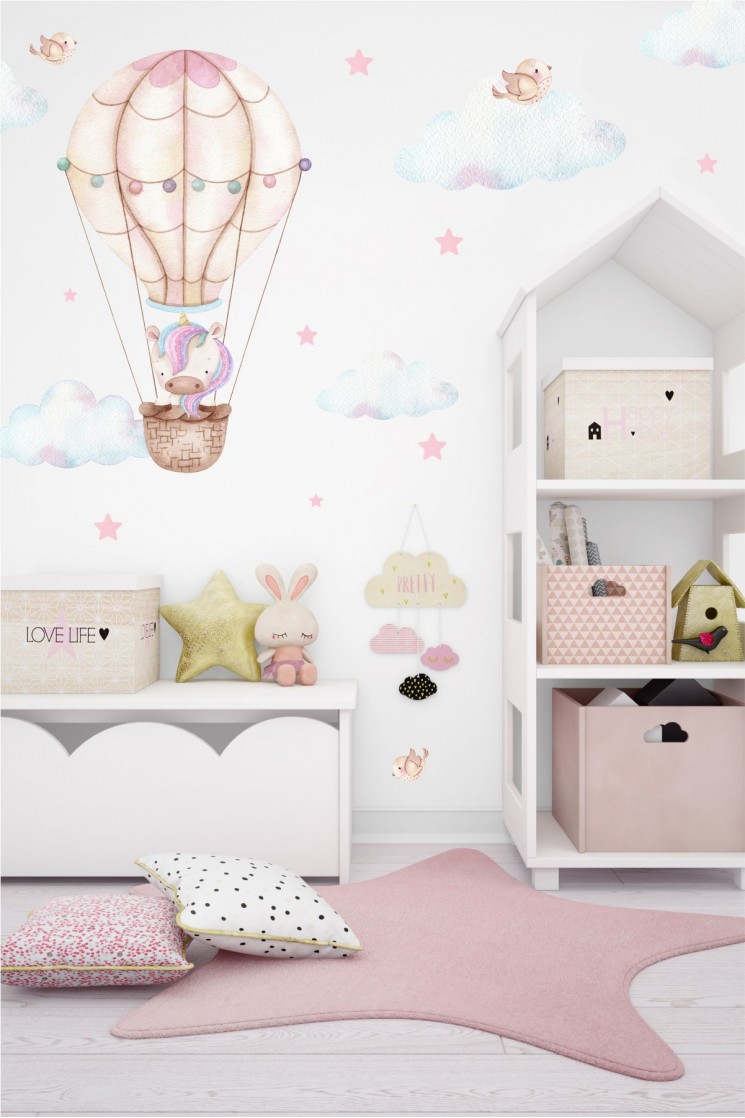 Unicorn'un Gökyüzü Yolculuğu Çocuk Odası Stickerı